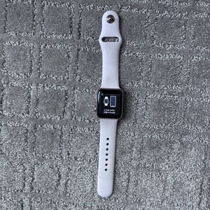 Apple Watch Series 3 GPS 38mm Aluminum Case Pink Silicone Band - Working